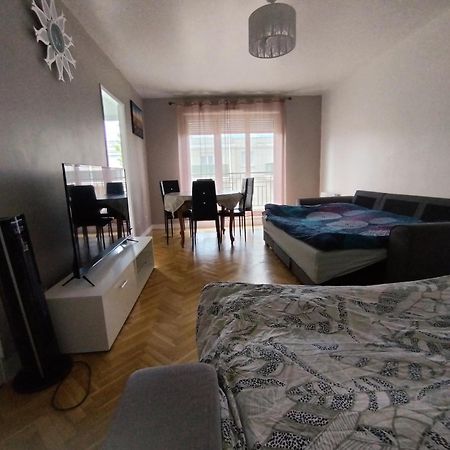 Appartement A Proximite De Disney De Val D Europe Montevrain Luaran gambar